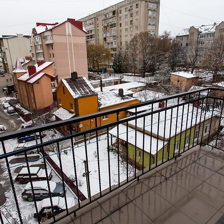 Подобово В Центрі Поряд Жд Ternopil Exteriör bild