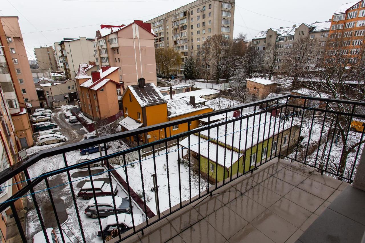 Подобово В Центрі Поряд Жд Ternopil Exteriör bild