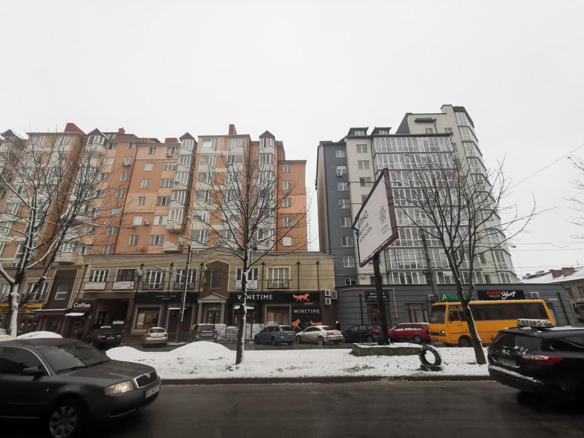 Подобово В Центрі Поряд Жд Ternopil Exteriör bild